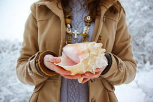 Listening to the sea winds by MariaForHisGlory