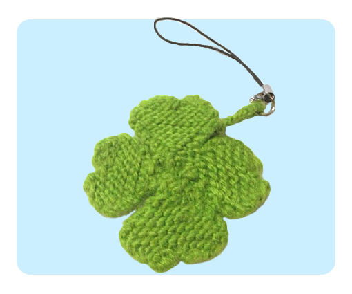 Four Leaf Clover Keychain Free Knitting Pattern by AmareeLis