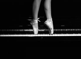 Point on the Piano by yildiztozu