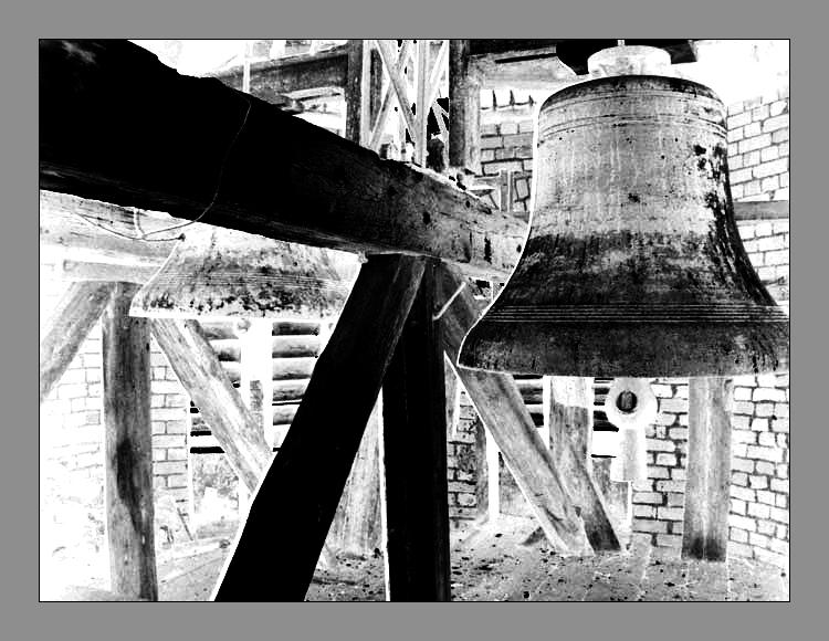 The light old bell... by Zazou8888