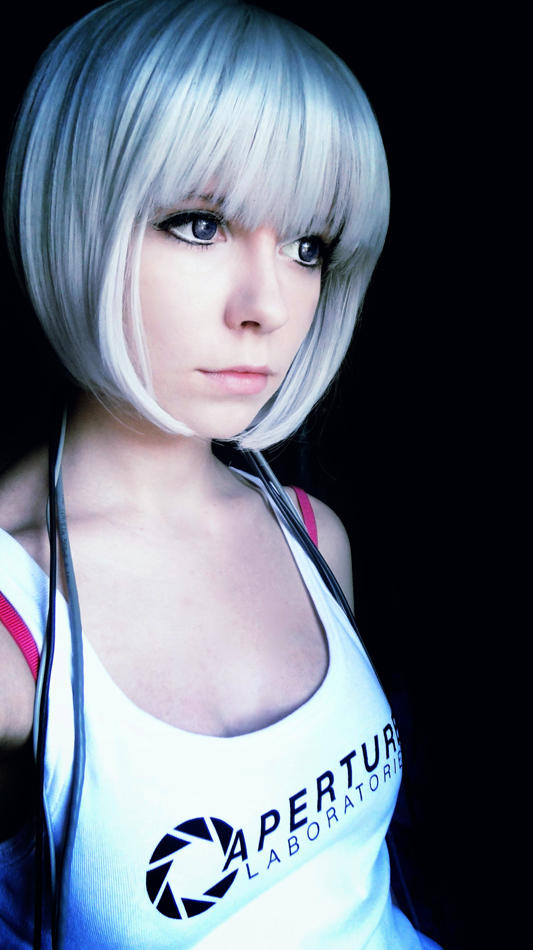 Aperture Portal girl by Tenori-Tiger