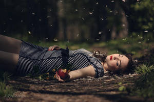 New Snow White 3 by silverwing-sparrow