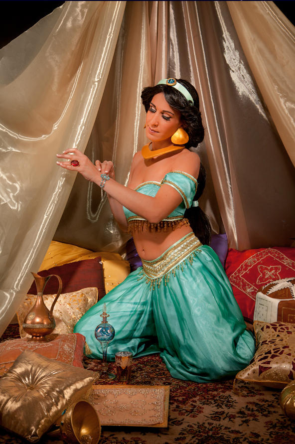 Jasmine preparing for her date with Aladdin by NatIvy
