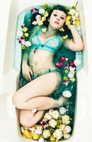 Bathtub Apneatic 2 by Cassiasparkle