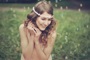 Happiness is easy. by Lukreszja