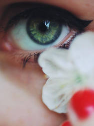 H i d d e n . by Lukreszja