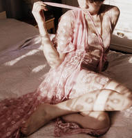 Look away by LunaticNewMooner