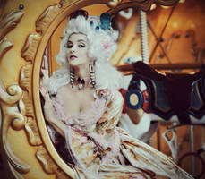 The Queen by LilSophie