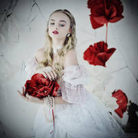 White Queen by LilSophie