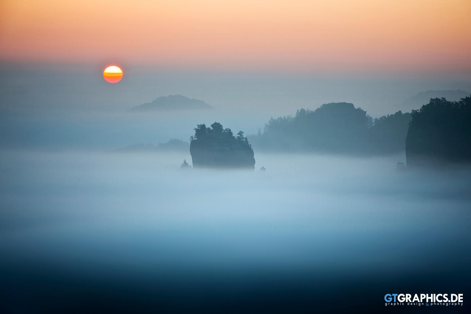 Lonely Island by TobiasRoetsch