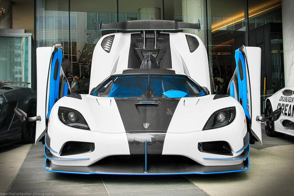 Pagani vs koenigsegg