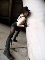 Peek-a-Creep by ZeFezzeh