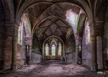 Majestic by AbandonedZone