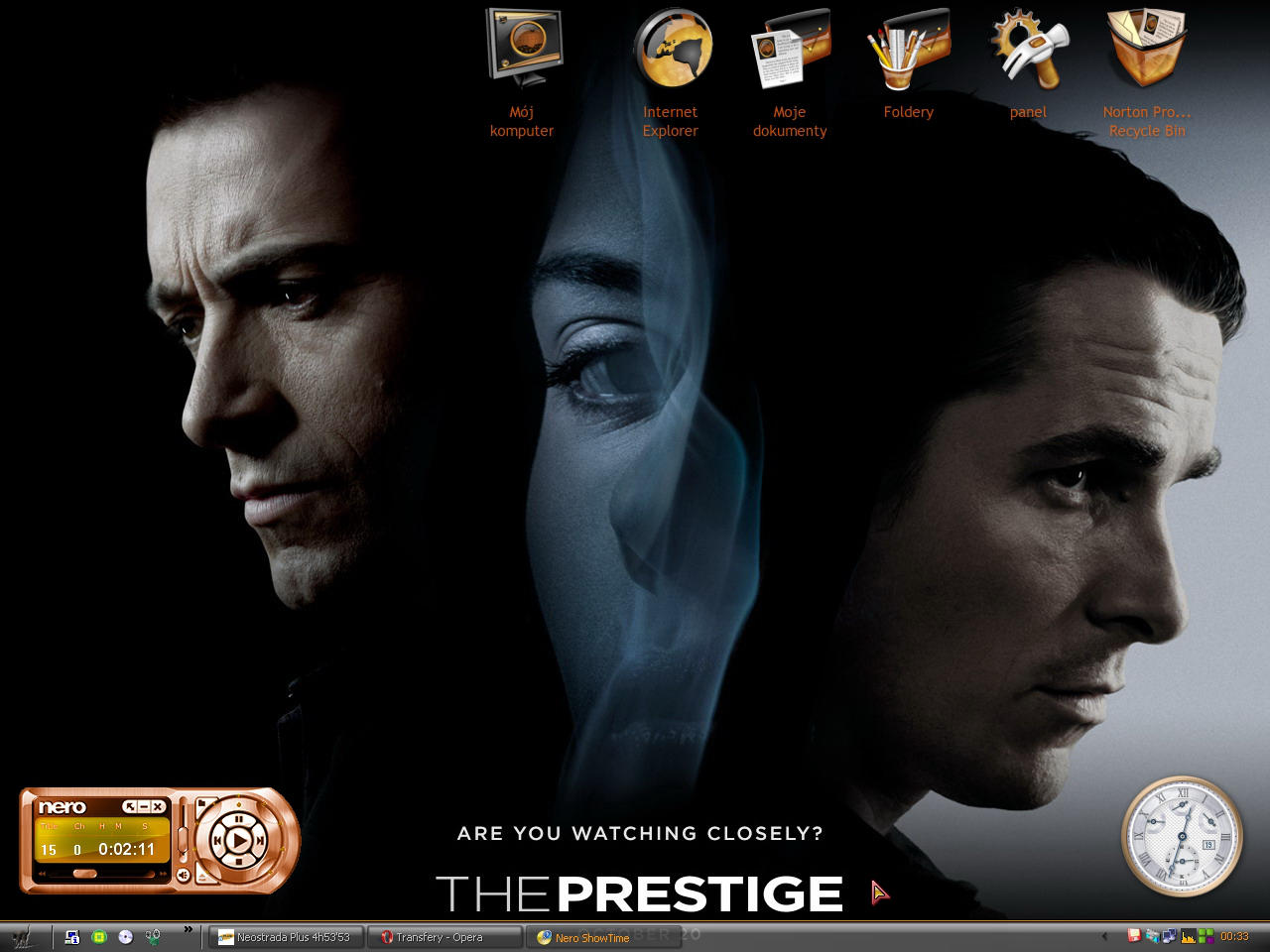 November desktop by magbag