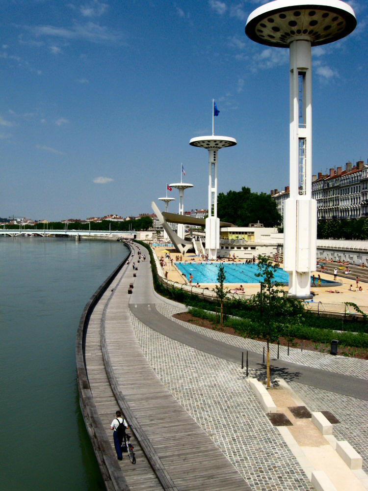 Piscine du rhone by dbug