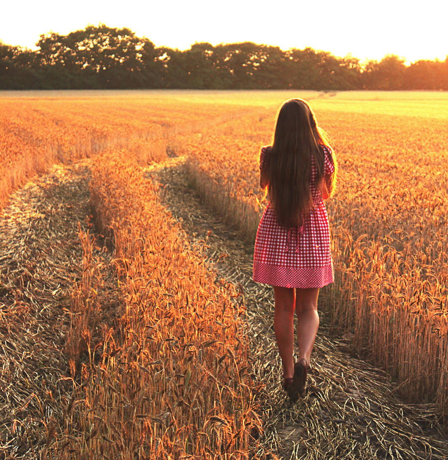 That's how she takes a picture by yelloo