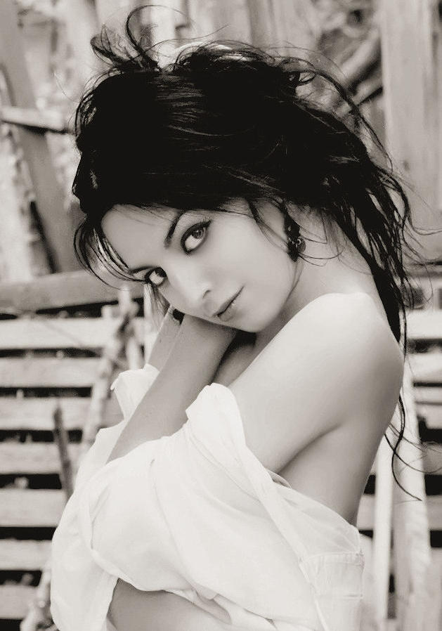 Promiscuous girl by SandyManase