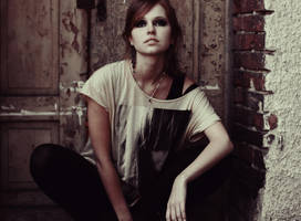 hanging high by bananowy-song