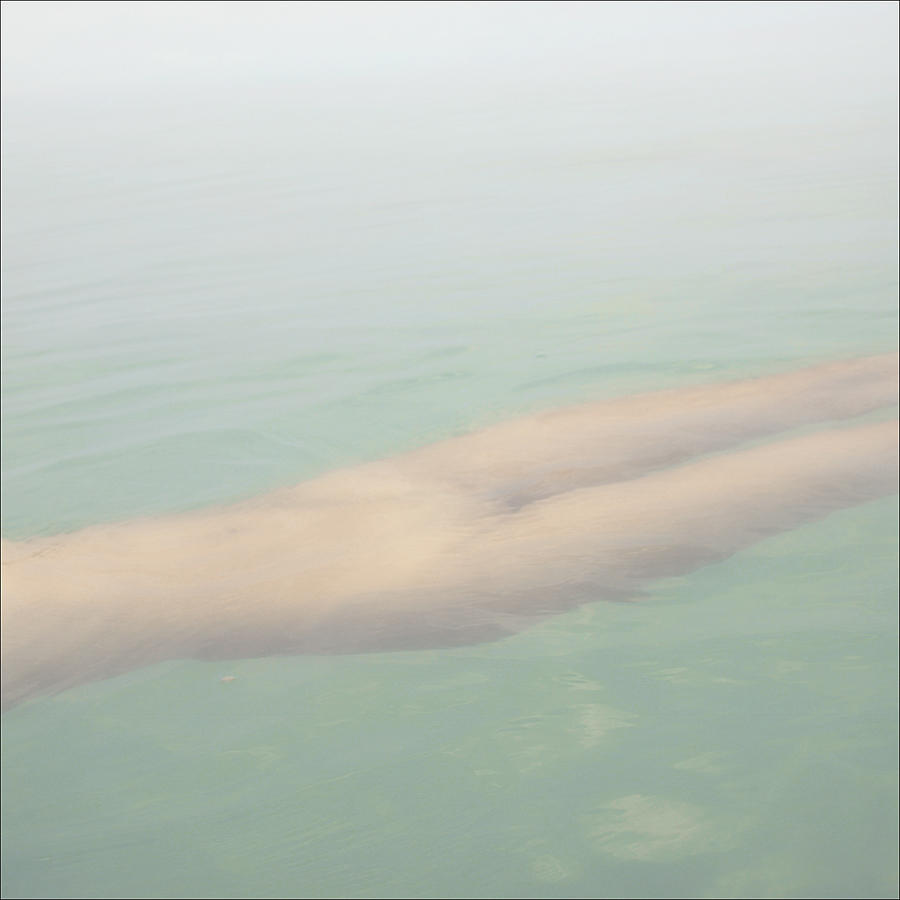 levitation by photoport