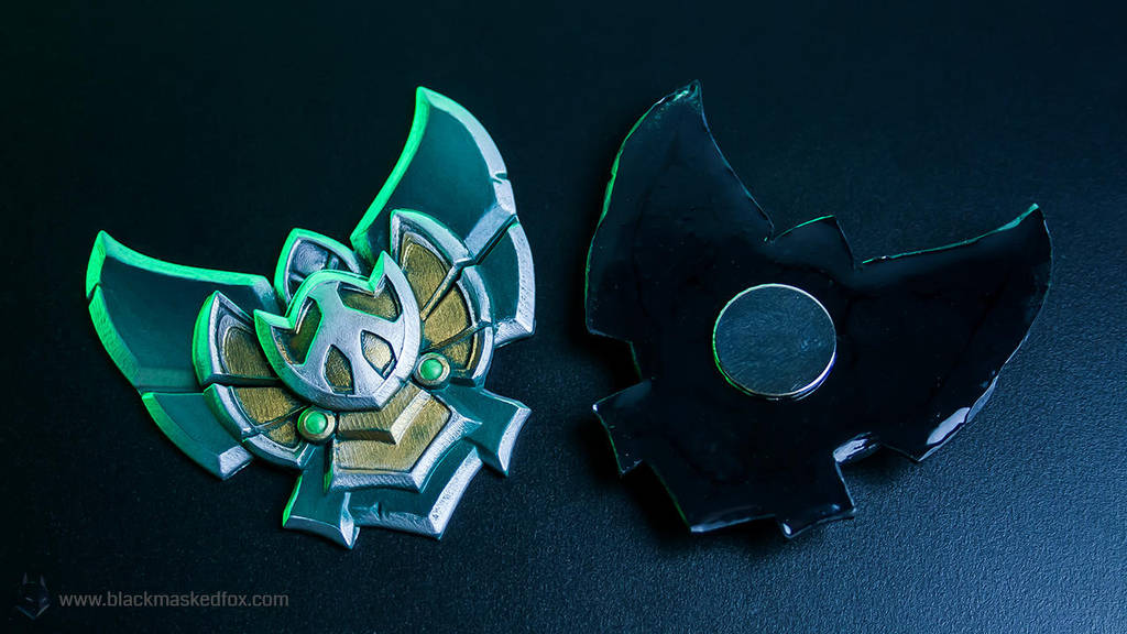 League of Legends Platinum Badge Magnet by blackmaskedfox