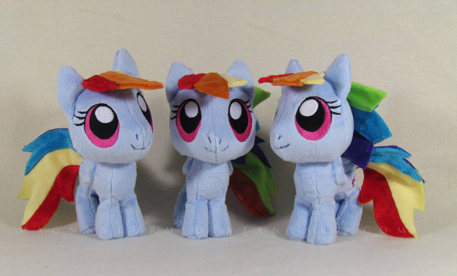 Triple chibi Dash by MagnaStorm