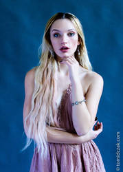 Olivia_02 by tomidczak