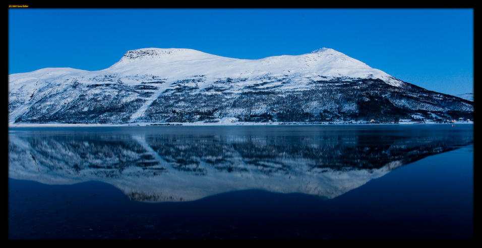 Dark, cold, blue symmetry by sirlatrom