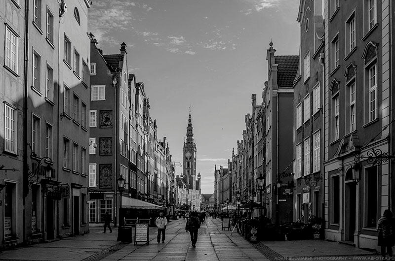 Long Lane in Gdansk (BW) by parsek76