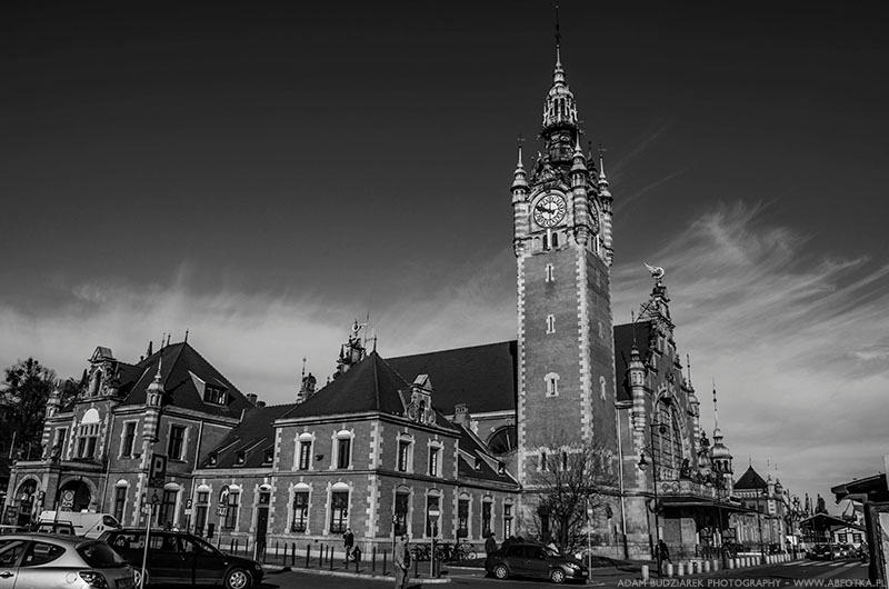 Gdansk Main Station BW by parsek76