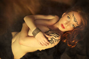 Glowing Eyes, inspired by Royo by gestiefeltekatze