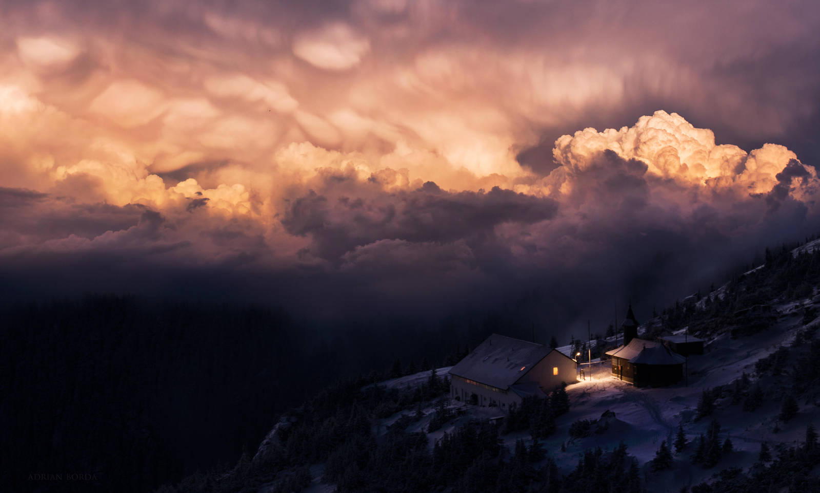 A glimmer between sky and earth by borda