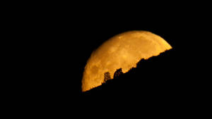 Rolling moon by hypertech