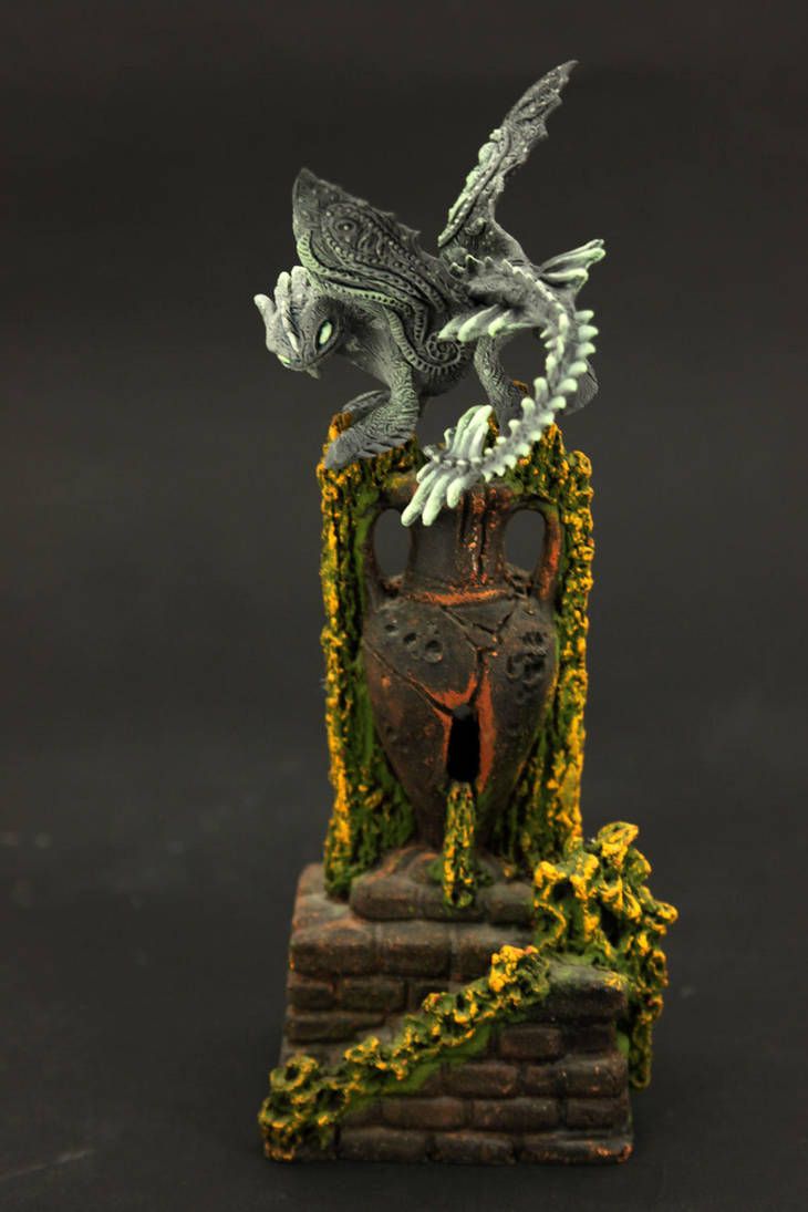 Glow in the dark little Fury by hontor