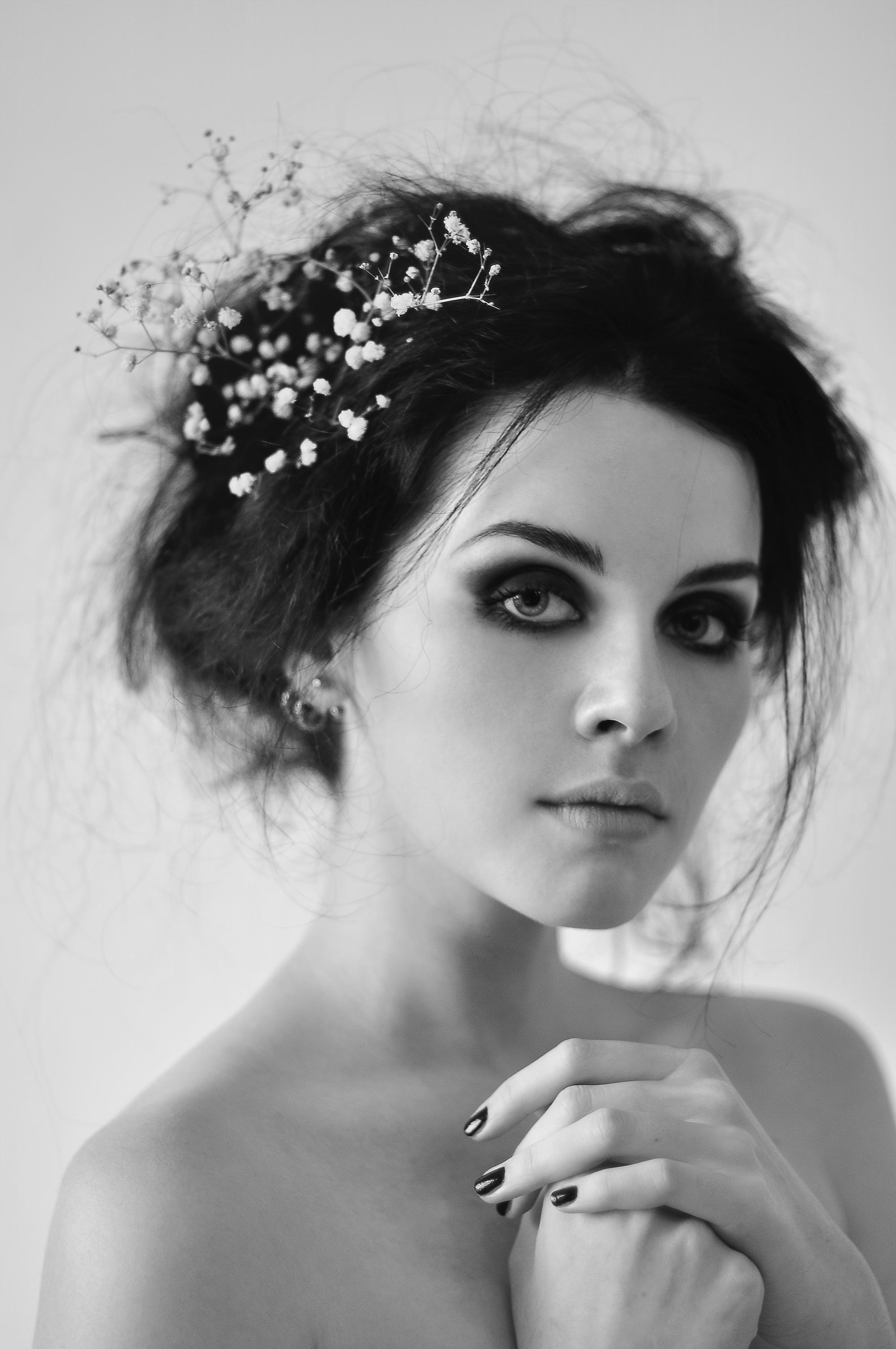 A Lady's Portraiture by LeCleurCircus