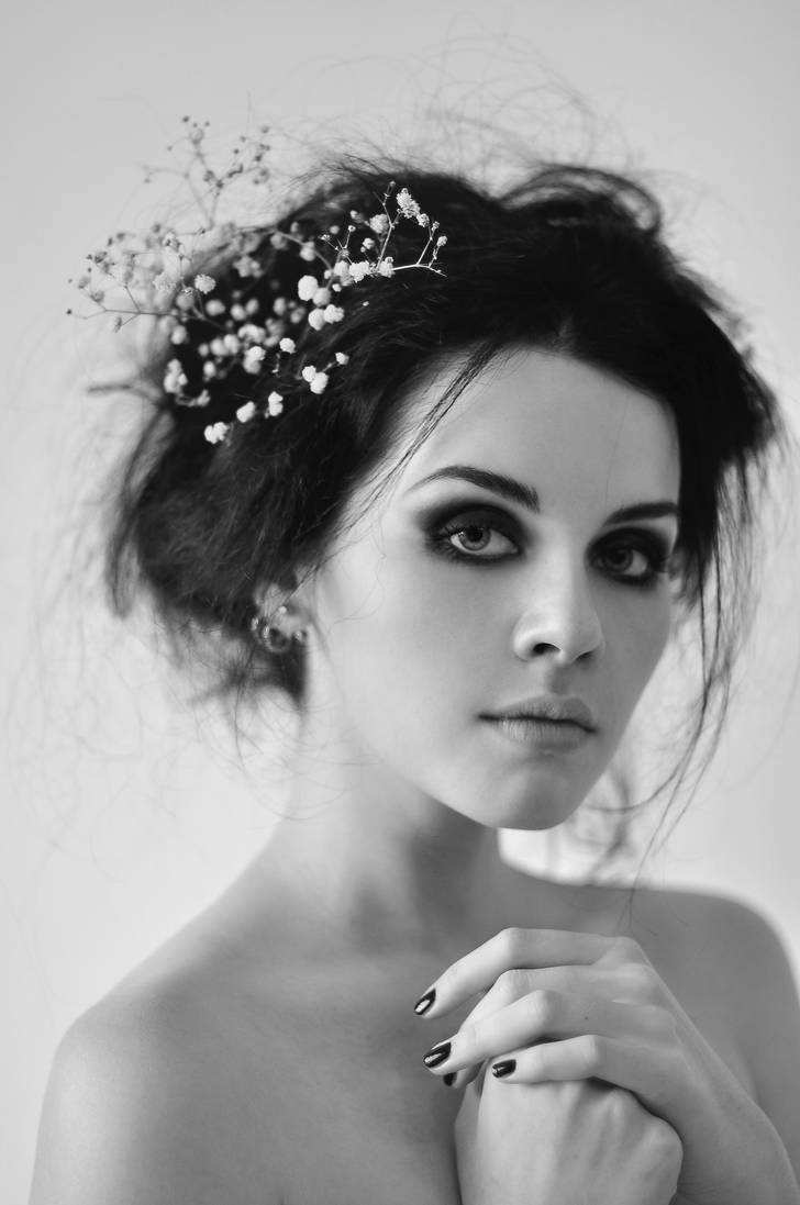 A Lady's Portraiture by LeCleurCircus