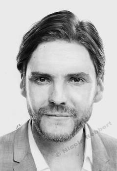 Daniel Bruehl (drawing) by Quelchii