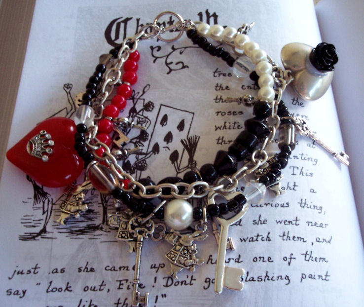 Queen of Hearts Bracelet by neurolepsia