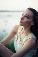 I saw the ocean in her eyes by maryfairie