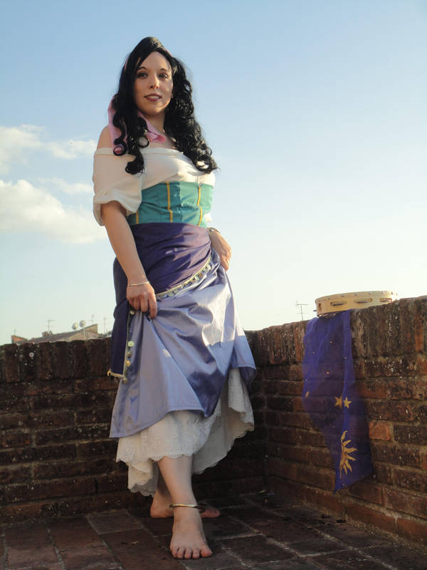 Esmeralda by suzaku3