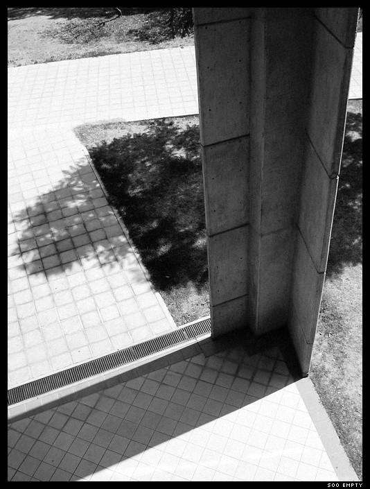 Soo empty by levhita
