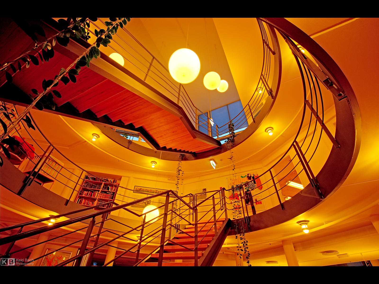 Circular Interior by KeldBach