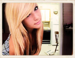 A Smile That Tells A Story. by everythingless15