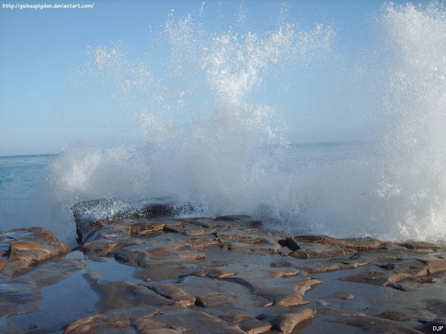 Waves up close by GuineaPigDan