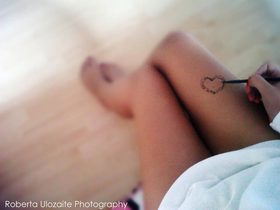 Show no love feel no pain by roberta-rae