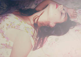 La vie en rose. by Elyisn0tSweeTie