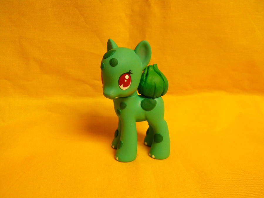 Bulbasaur by TiellaNicole