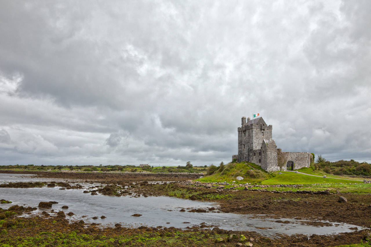 Dunguaire Castle I by somadjinn