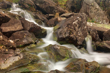 Cwm Idwal Cascades by somadjinn