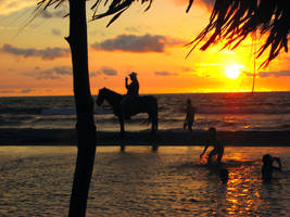 Of children,beaches and Horses by casimirpaulaskiday