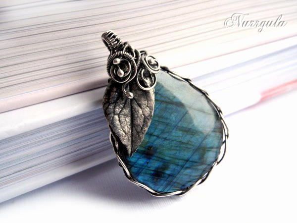 Labradorite and Silver Leaf Necklace, hand made by nurrgula